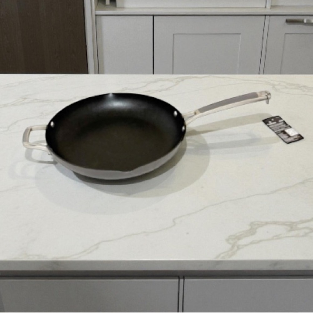 NWT Calphalon Easy Black Cookware Versatile Skillet 12” w side spouts